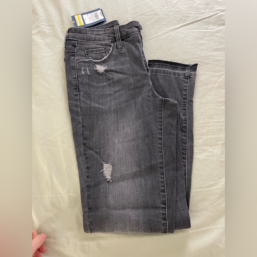 Universal Thread, black skinny jeans, size 4 reg